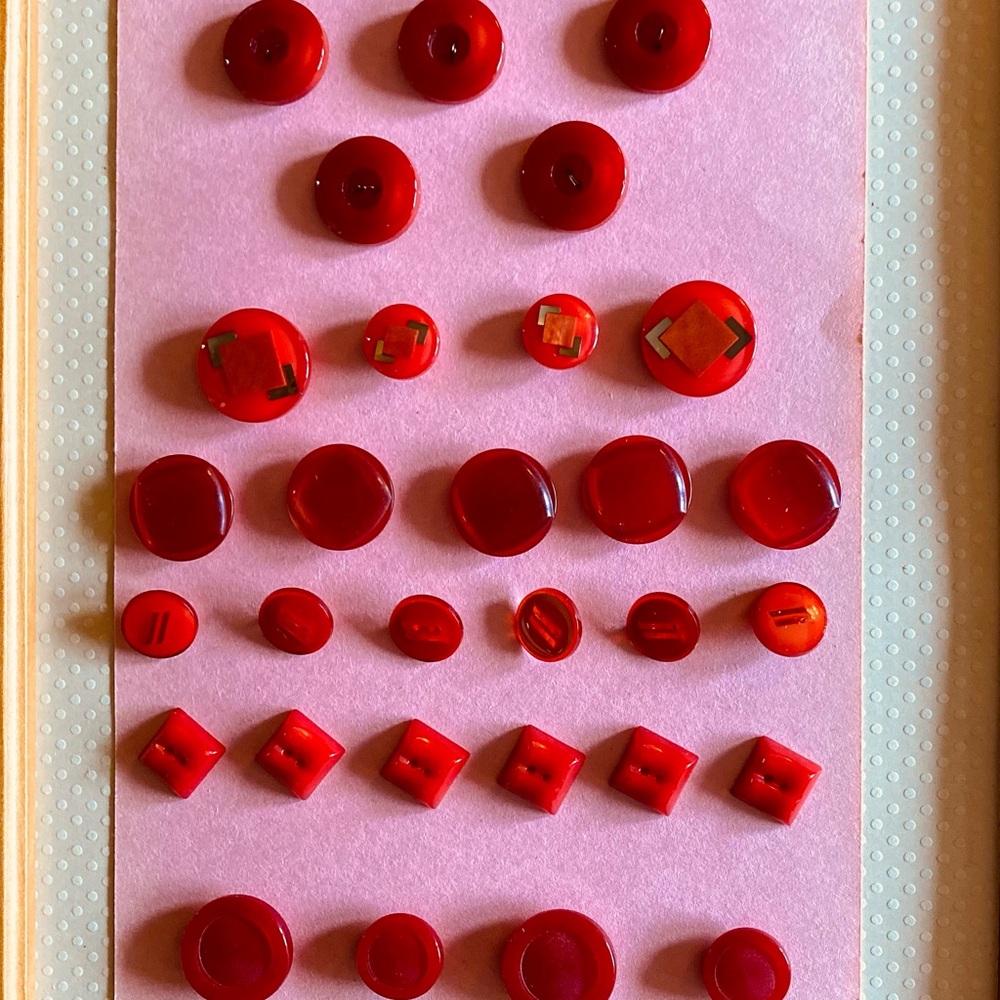 Vintage Red Button Collection - Picture 15 of 15